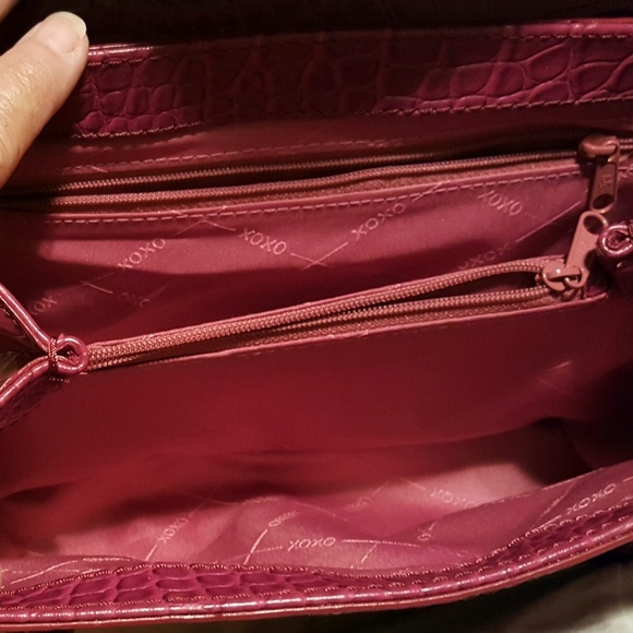 Raspberry Vinyl Handbag - Picture 4 of 4